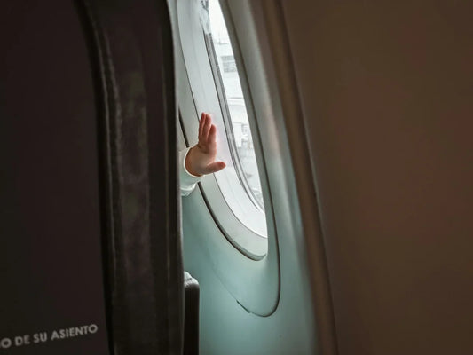 bebe dans un avion