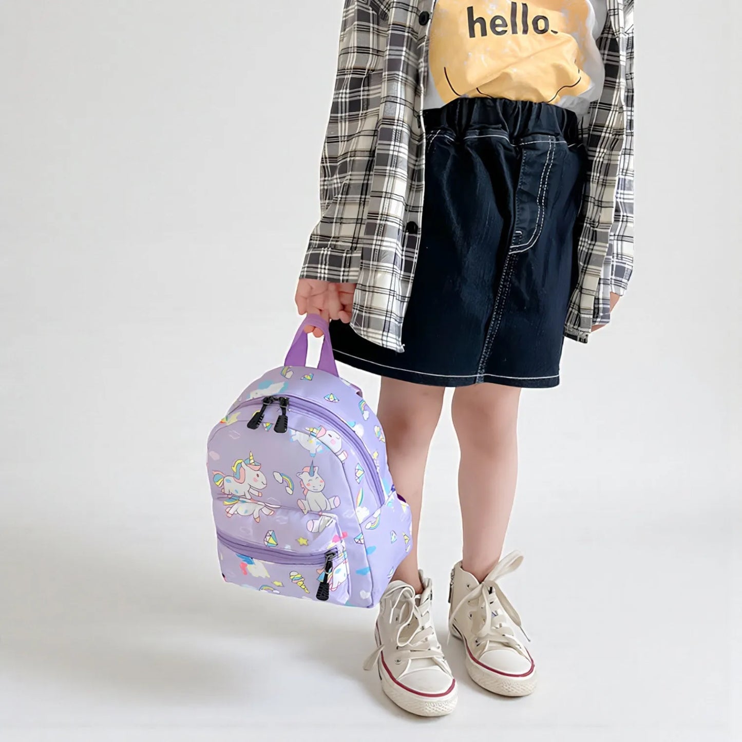 SAC BEBE LICORNE VIOLETTE DANS LA MAIN