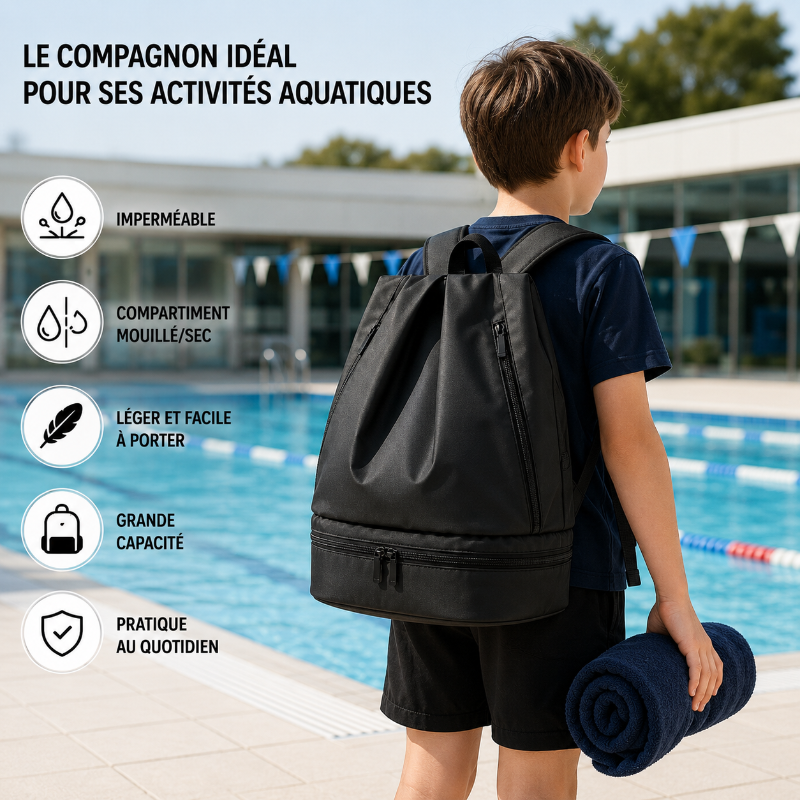 Enfant qui porte le sac à dos piscine enfant Elsa noir au bord de la piscine