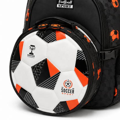 Détail de la poche ronde en forme de ballon, des coutures et des fermetures du sac à dos enfant football noir et orange