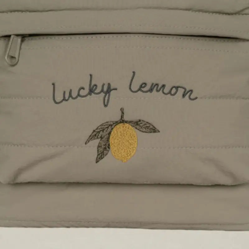 Motif citron brodé sur le sac à dos enfant maternelle Lucky Lemon
