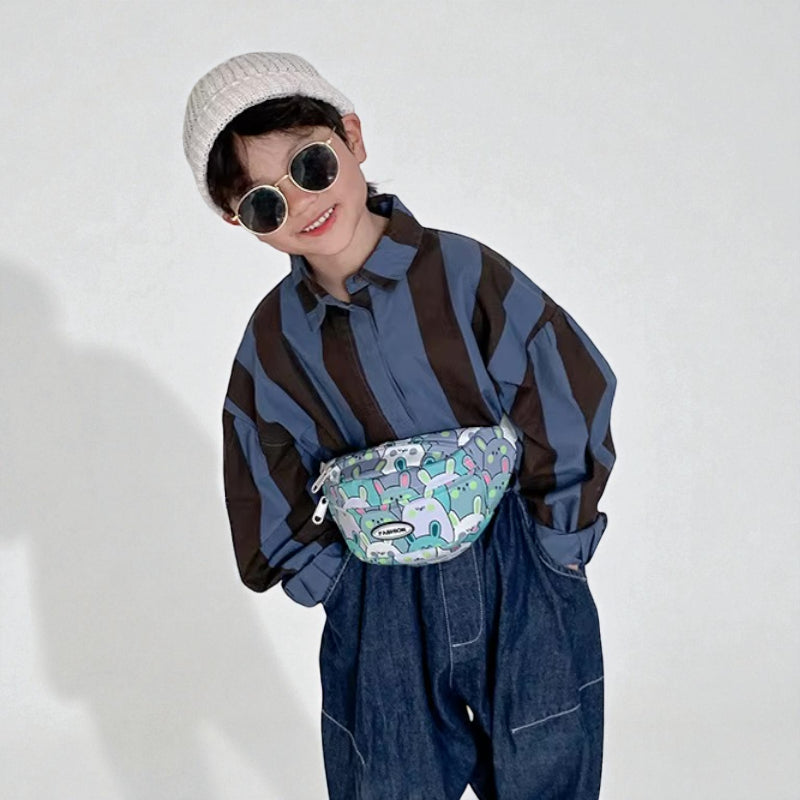 sac banane enfant lapin pastel vert porté devant par un enfant