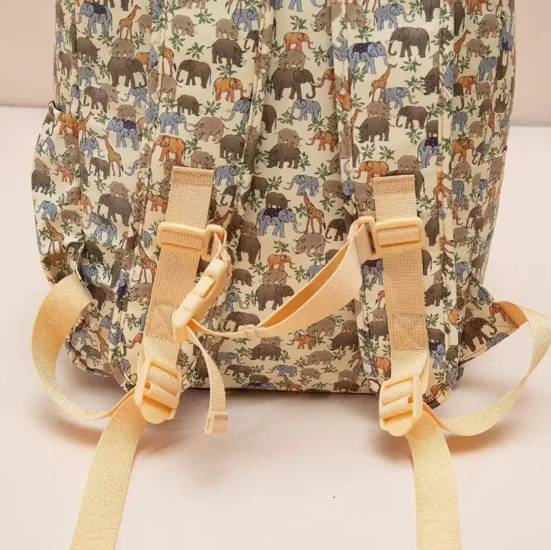 Vue des bretelles réglables du sac motif éléphants