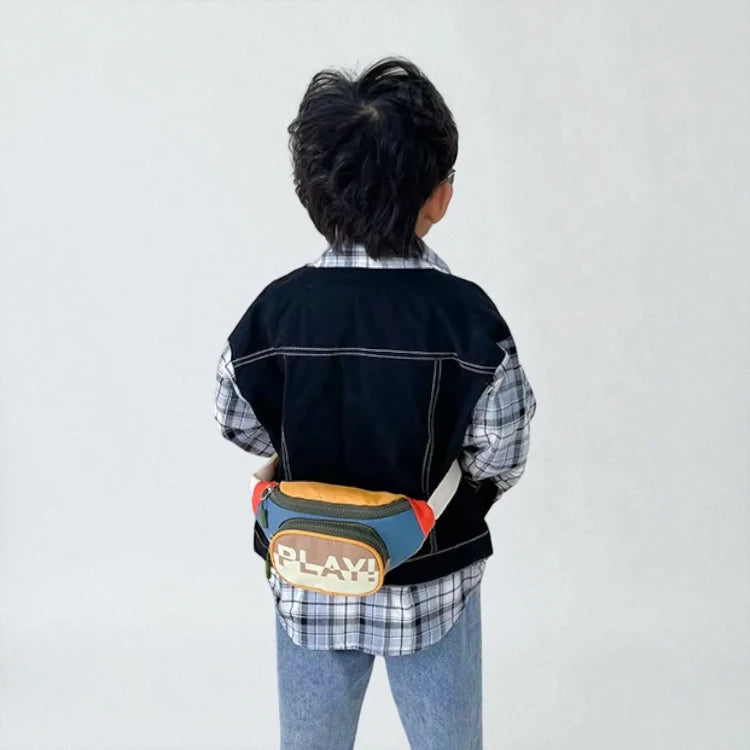 sac banane garçon play sur un garcon de dos